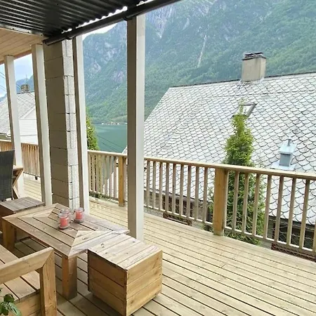Σπίτι διακοπών Trolltunga Fjordview House, *